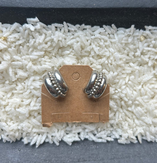 Vintage Screw back Earrings